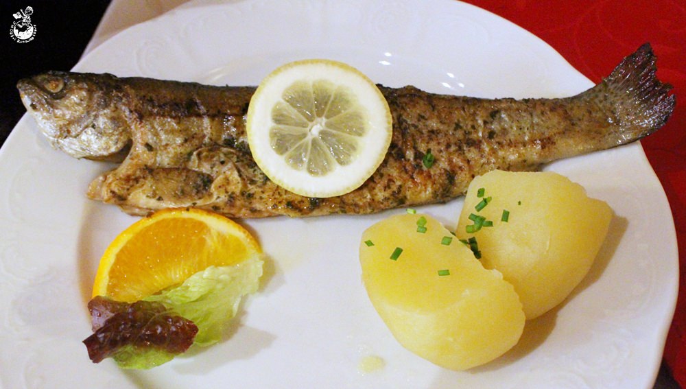 奧地利哈修塔特美食︳在白羊之家(Gasthof Weisses Lamm)享用鱒魚料理