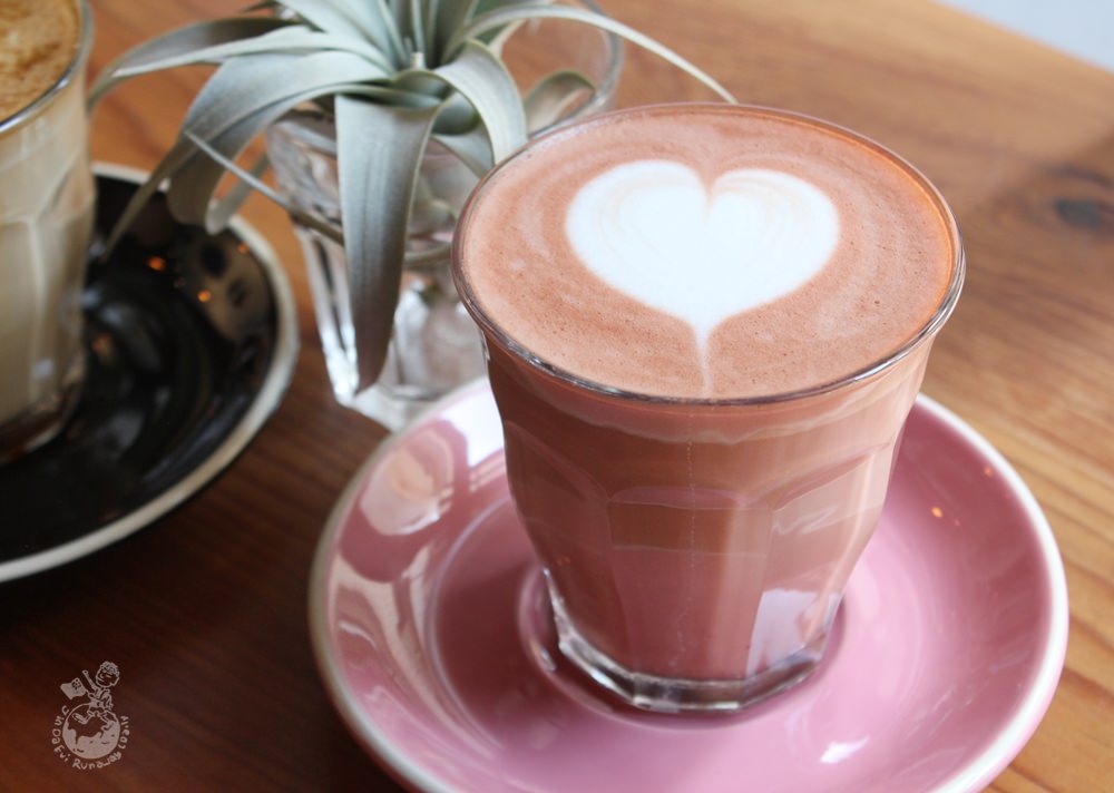 台南咖啡︳被愛咖啡-網美必喝粉紅拿鐵，藏不住的戀愛滋味