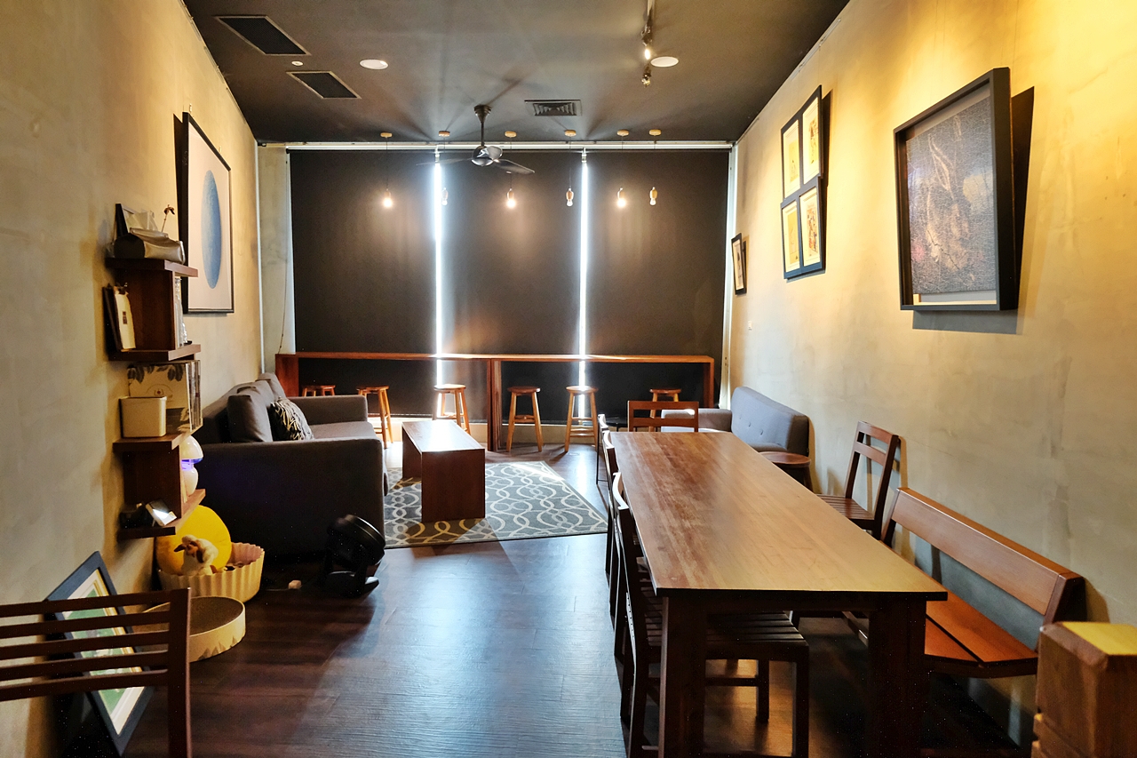 Maimenla Cafe 斗六咖啡廳 有超可愛店貓坐檯 金大佛的奪門而出家網誌