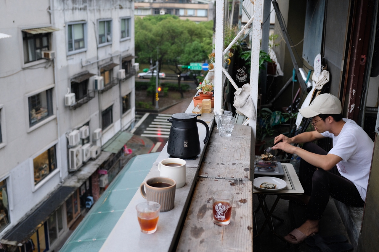 黑山咖啡Mountain：b ︳台北秘境咖啡店，在陽台喝咖啡看101（全預約制）
