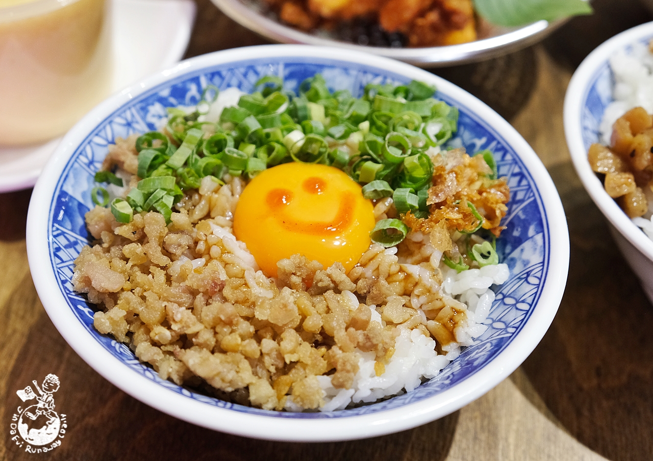 見橙拉仔麵 超人氣科博館平價美食 古早味豬油拌飯 拉仔麵廣受好評 金大佛的奪門而出家網誌